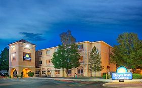 Days Inn & Suites By Wyndham Airport Albuquerque